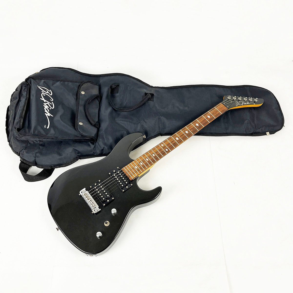 ジャンク B.C.Rich エレキギター ストラトタイプ 黒 ブラック 24 ジャンク B.C.Rich エレキギター ストラトタイプ 黒 ブラック 24