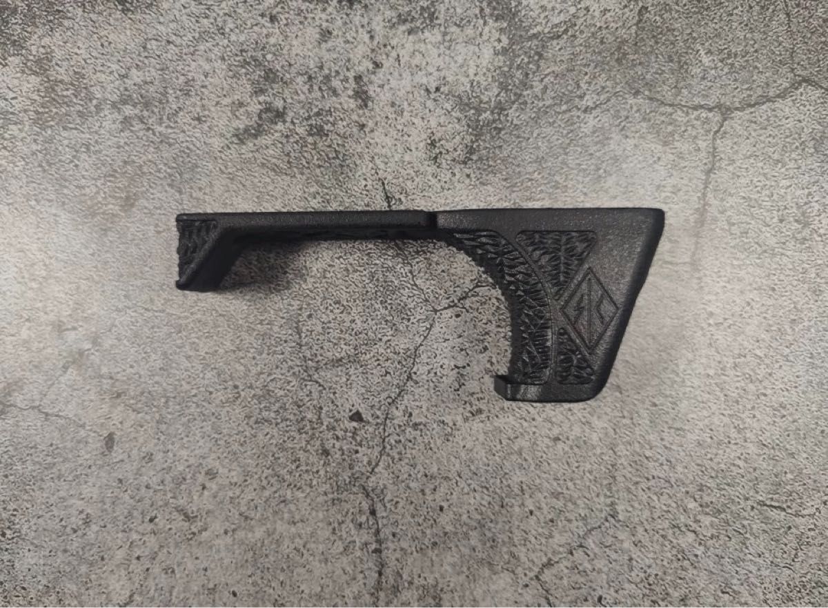 IRREGULAR DEFENSE GRIP AND RAIL COVER – 3DMilitaryAssets