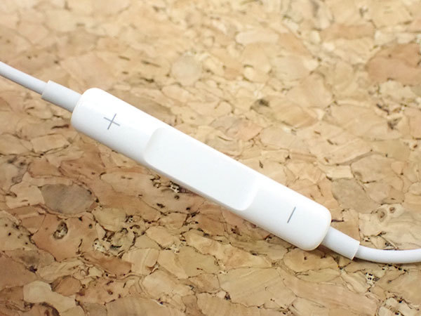 【中古 良品】Apple 純正 EarPods マイク付き イヤホン iPhone 付属品 有線《全国一律送料370円》(PBYT20-3)の画像4