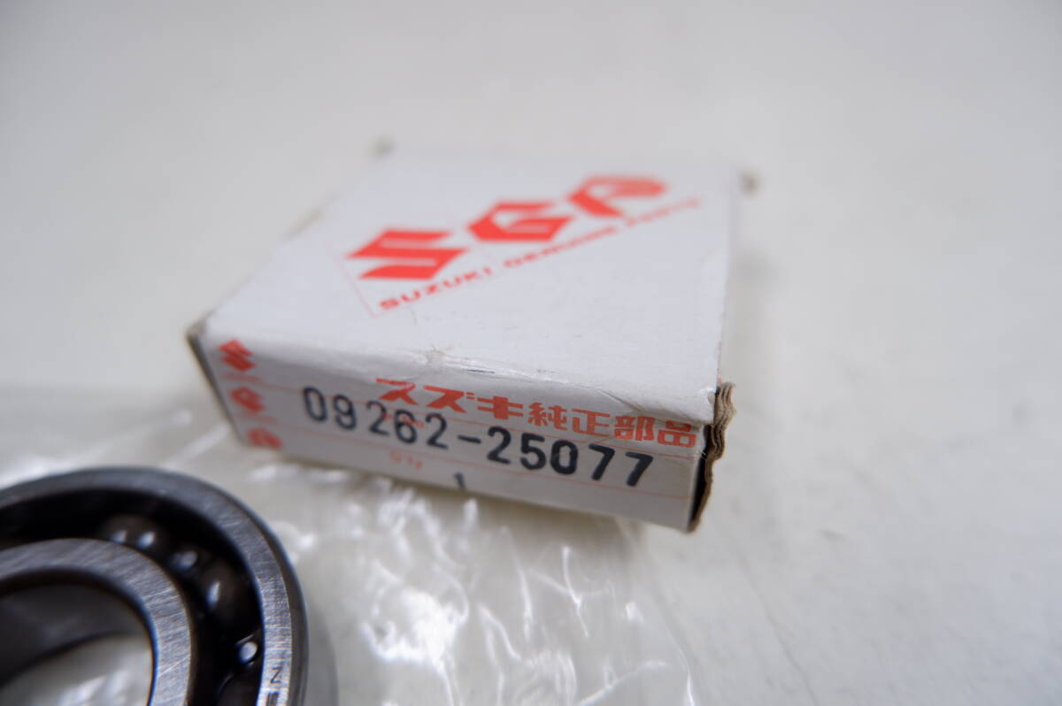 スズキ GT380 RG500ガンマ「1986」 純正新品クランクベアリング１個 026-35_画像2