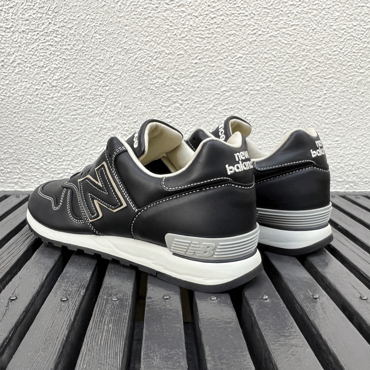 国内正規品 フルグレイン UK製 New Balance M670KKG US8.5 26.5cm ブラック 新品 限定 オールレザー 黒 NBスニーカー M1300 イギリス英国製_画像5