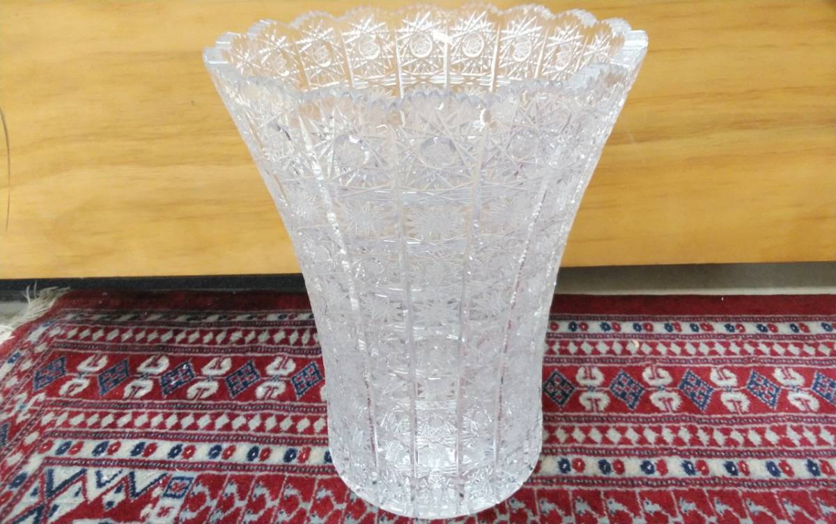ボヘミアガラス 高さ約30㎝ 口径約23㎝ ハンドカット クリスタルガラス 花瓶 花器 チェコスロバキア ガラス工芸_画像2