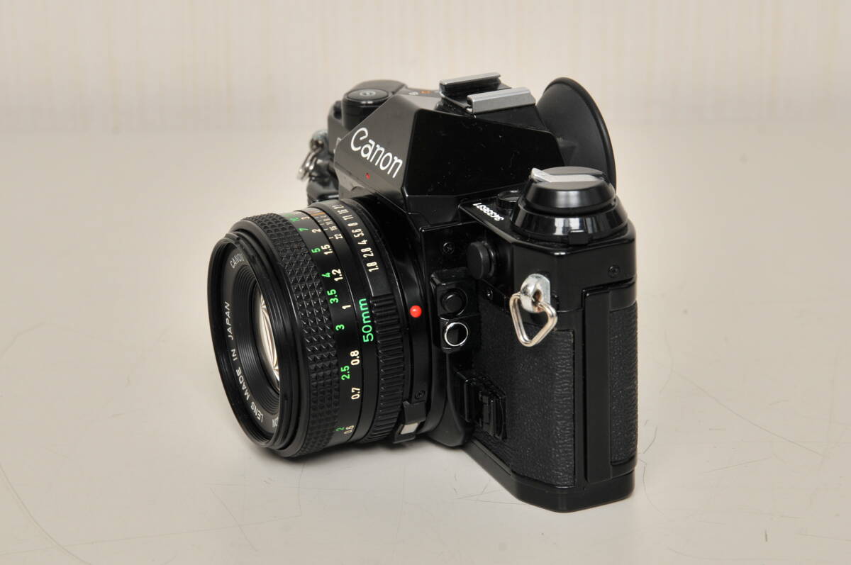 一眼レフカメラ【Canon】キャノン AE-1 PROGRAM、FD 50mm F1.8、Tokina 80-200mm F4、SPEEDLITE 188A／ジャンク品_画像3