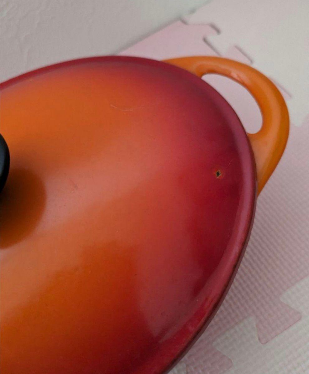 オレンジ色の　大きな鍋 両手鍋 調理器具