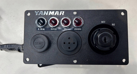 ヤンマー パネルアセンブリ　ケイキバンCMP 計器パネル　部品番号　128270-91002　新品 送料無料　ヨット用新品エンジン(1GM10)の付属品