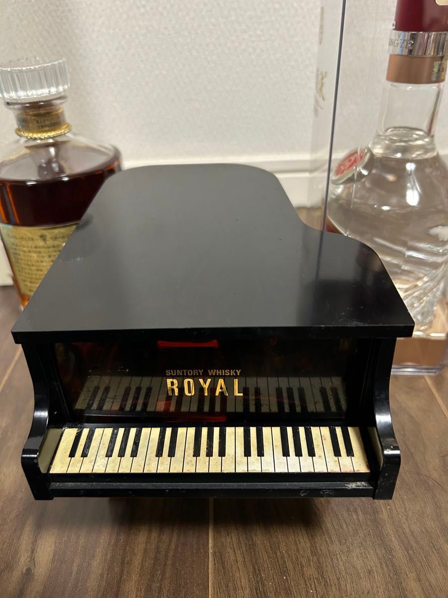 サントリー響 1899 ゴールドラベル 750ml ローヤル ピアノ型 サントリー響 1899 ゴールドラベル 750ml ローヤル ピアノ型