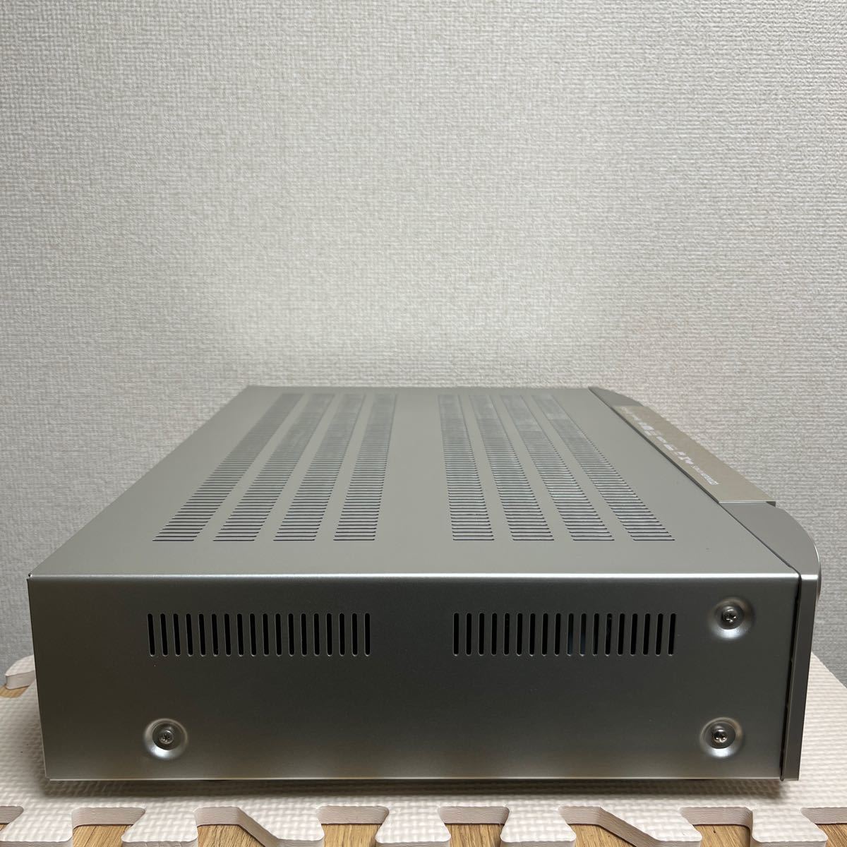 2020年製 展示品 マランツ Marantz AVアンプ シルバーゴールド NR1711FN ハイレゾ対応 /Bluetooth対応 /Wi-Fi対応 /ワイドFM対応 /5.1.2ch_画像4