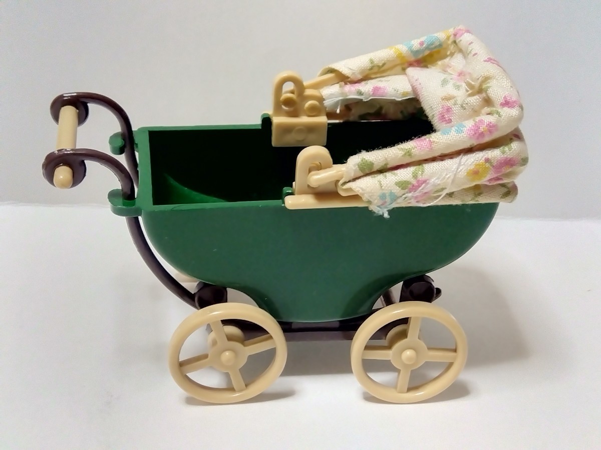 シルバニアファミリー 　初期　乳母車　ベビーカー　緑の家具　 ミニチュア 玩具_画像1