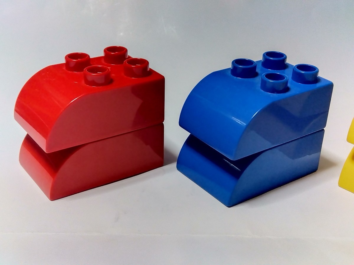 レゴデュプロ 2×3 カーブブロック 8個セット 赤、青、黄色、薄緑 各2個 パーツ 特殊ブロック の画像4