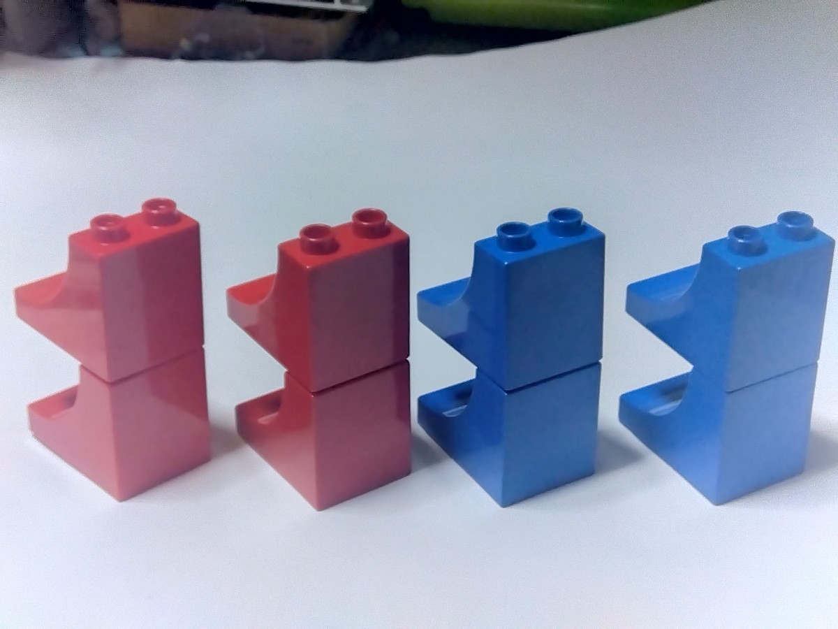 レゴデュプロ 2×3×2　カーブブロック 8個セット　赤、青　各4個　パーツ 特殊ブロック _画像3