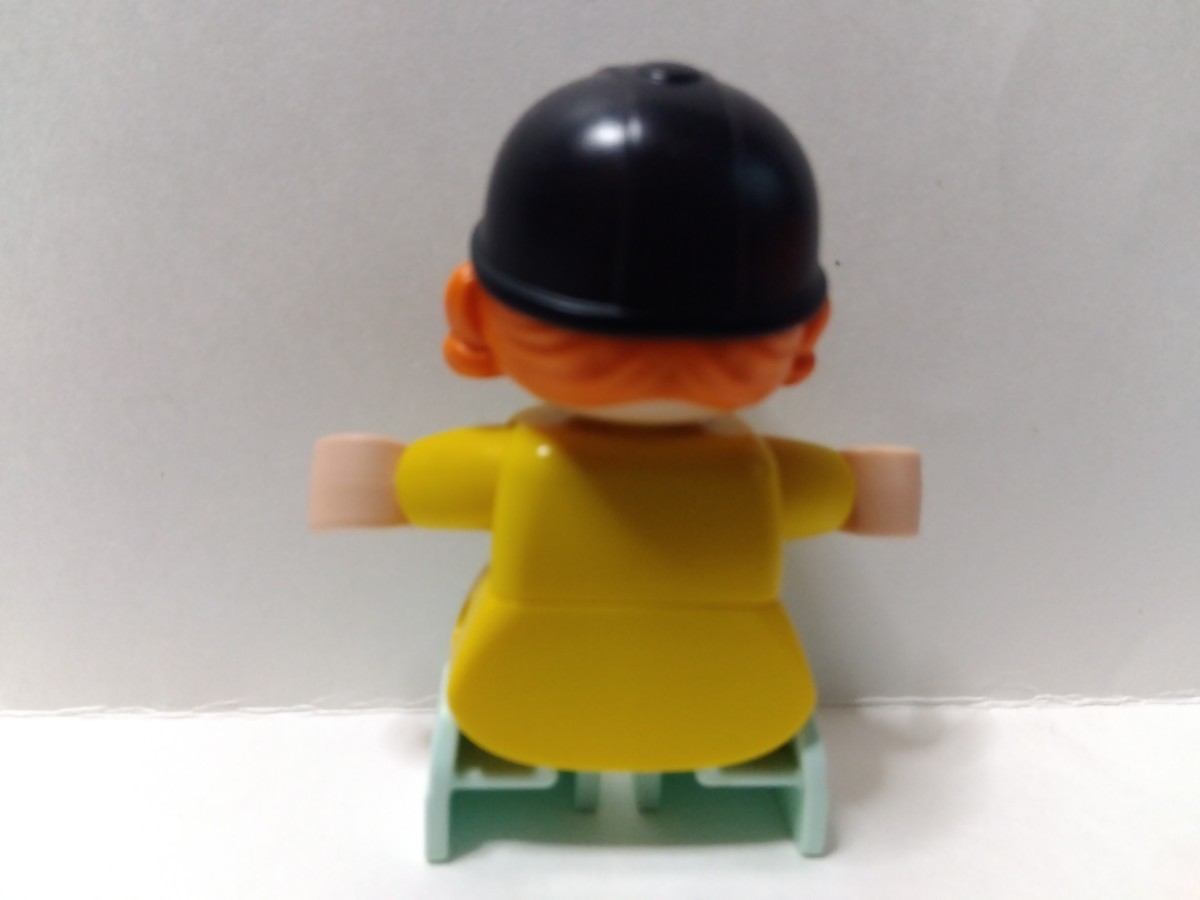 レゴデュプロ 人形 子供 女の子 黒のキャップ　フィグ パーツ 特殊ブロック _画像3