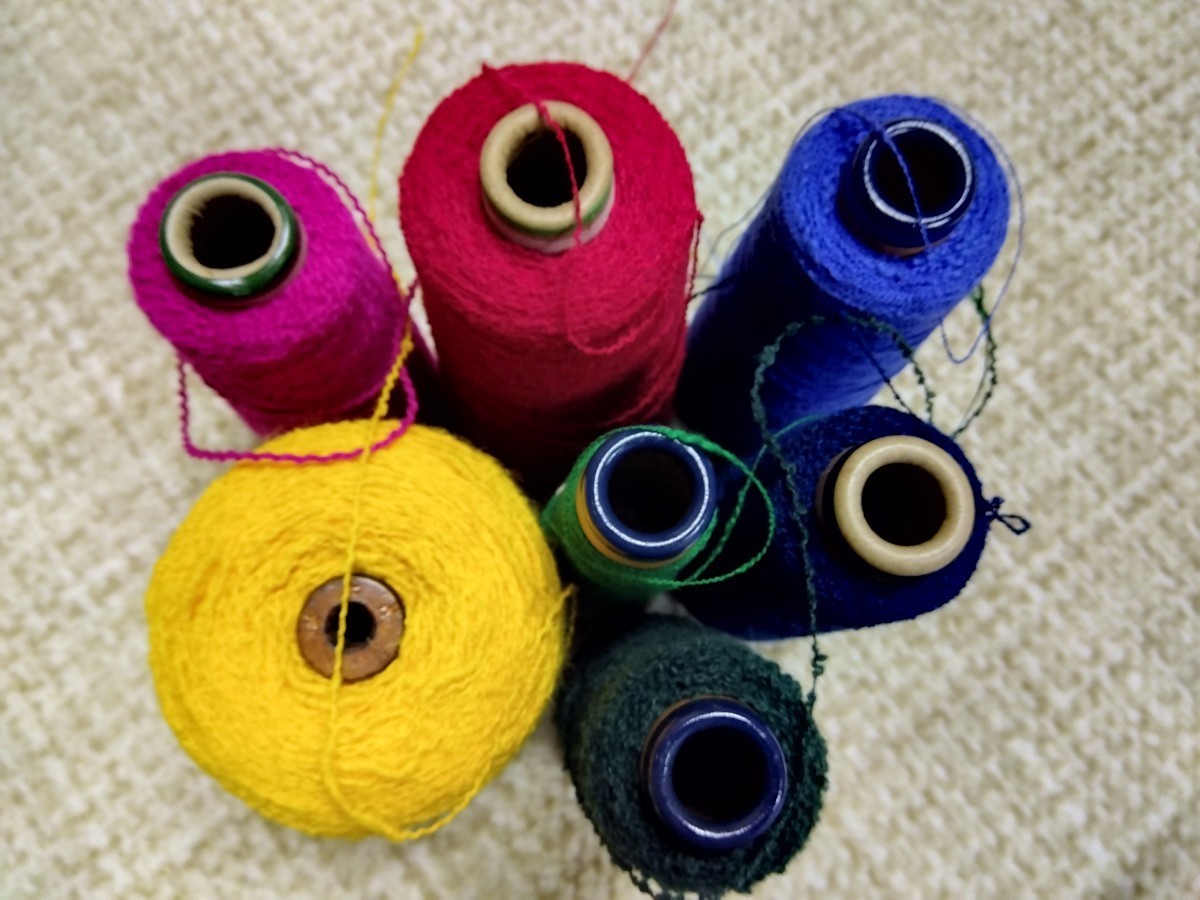 変わり糸　さをり　編み糸　手芸糸　ループ、凸凹など　オレンジ、レッド、グリーン他　 約920g（芯棒含む）_画像5
