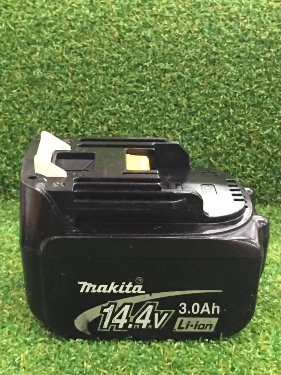 【中古品】makita(マキタ) 14.4v3.0Ahリチウムイオンバッテリー残量表示無し BL1430 (A-42634)　　/ITQ8EQ21NWZ8_画像4