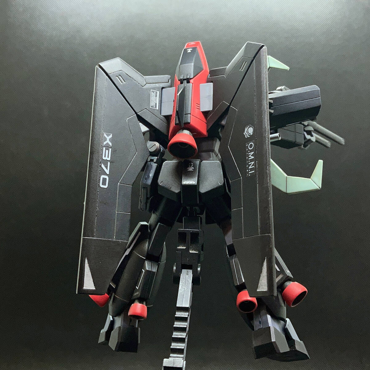 【塗装済完成品】1/144 HG レイダーガンダム GAT-X370 半成型色仕上げ　機動戦士ガンダムSEED　バンダイ ガンプラ_アクションベースは付属しません。