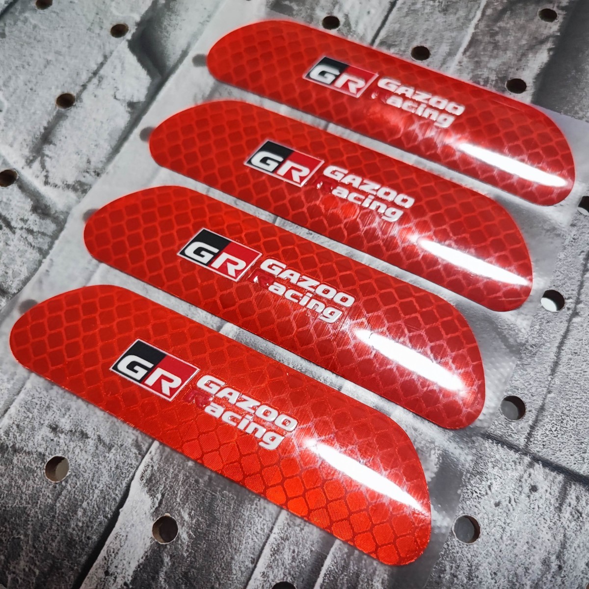 GR GAZOO Racing ドアインナー 反射ステッカー 4P【レッド】プリウス クラウン ハリアー アルファード アクア ヤリスクロス ライズ RAV4 86_画像1