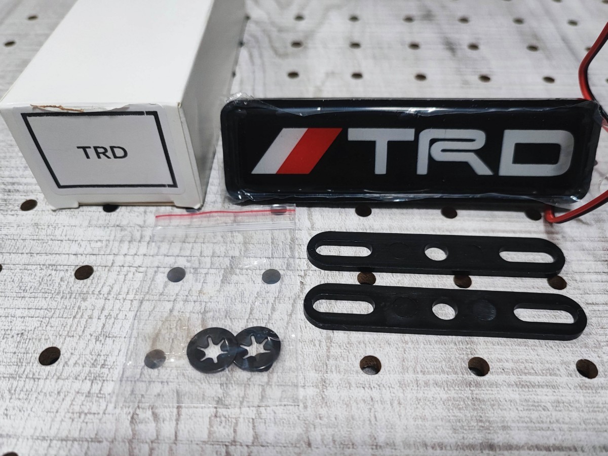 TRD LED付きエンブレム フロント グリル バンパー■プリウス クラウン ハリアー アルファード アクア ヤリスクロス ライズ RAV4 プラド_画像9