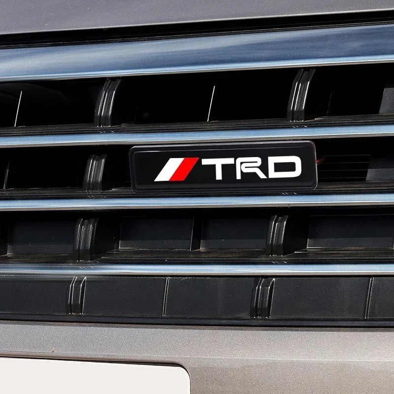 TRD LED付きエンブレム フロント グリル バンパー■プリウス クラウン ハリアー アルファード アクア ヤリスクロス ライズ RAV4 プラド_画像3