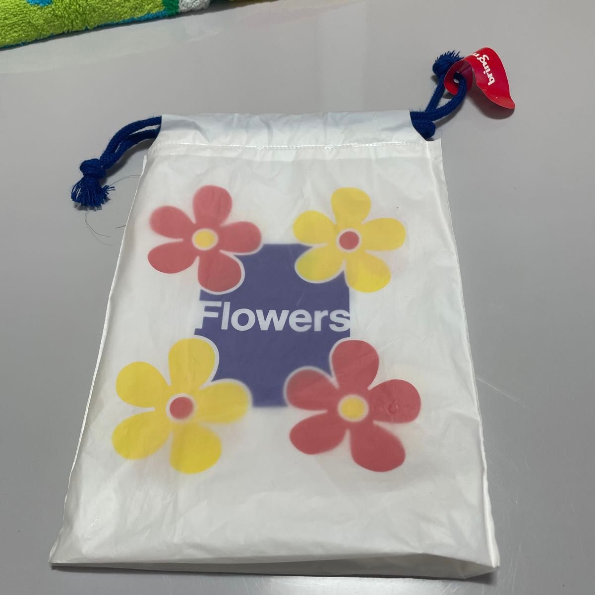 FLOWERS ハンドタオル　巾着袋付き