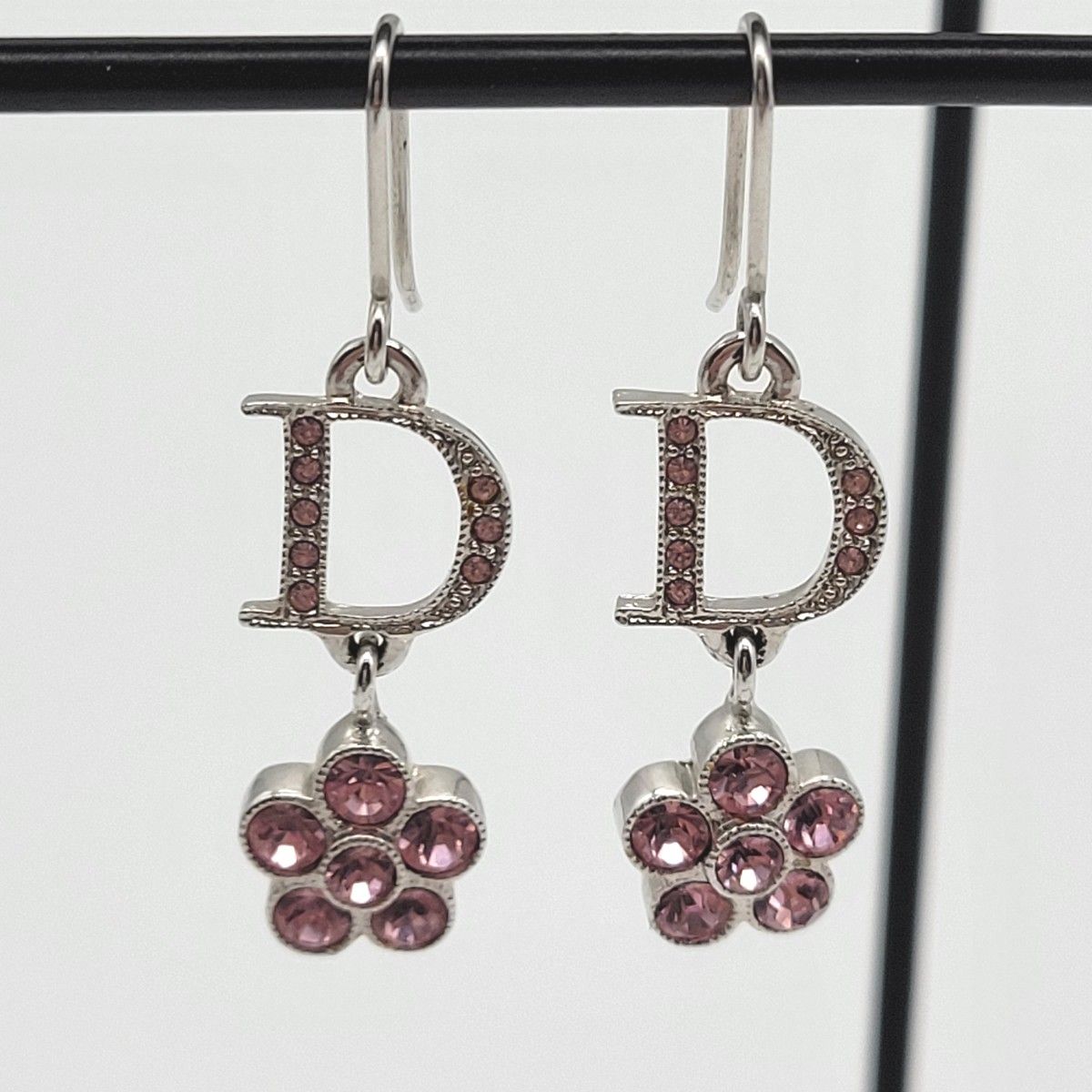 残り時間僅か月末最終セール 極美品 Dior ディオール スイング 残り時間僅か月末最終セール 極美品 Dior ディオール スイング