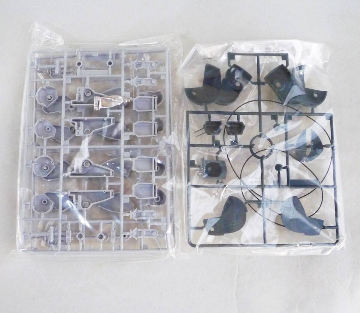 **[ outside fixed form OK] not yet constructed! van The i Bandai war . mechanism * The bngru1/144 W.M Government type ~1982 year made! box damage!!~ inside sack unopened goods [GA16A38]