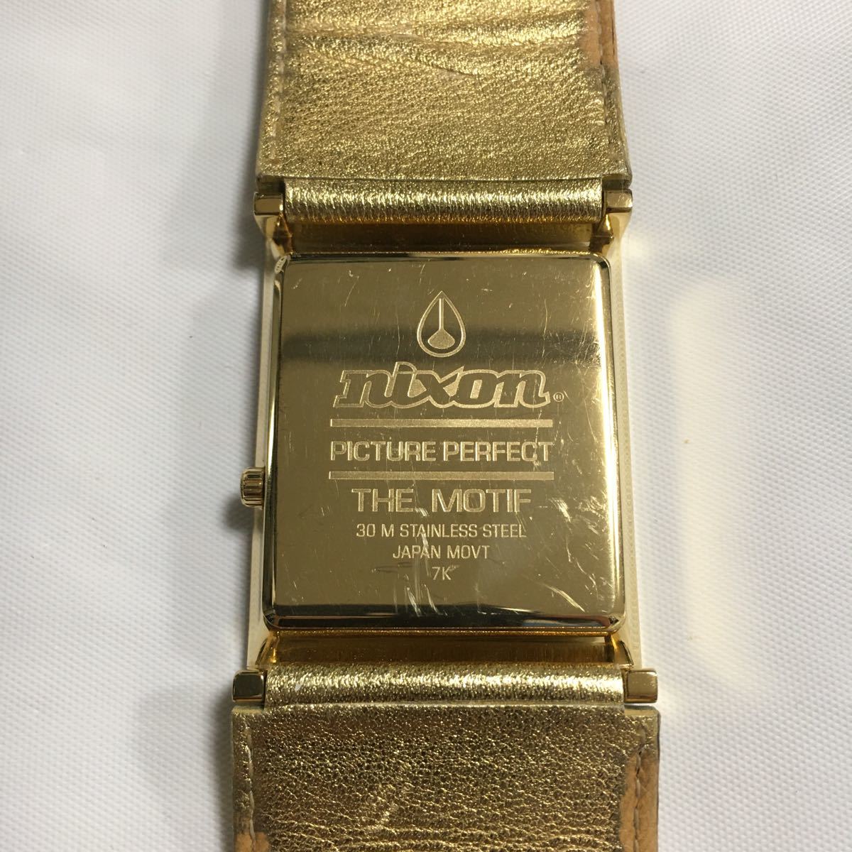 電池交換済 美品 希少 レア NIXON THE MOTIF ニクソン メンズ 腕時計 クォーツ 3針 ビッグフェイス レザーベルト 7Kの画像6