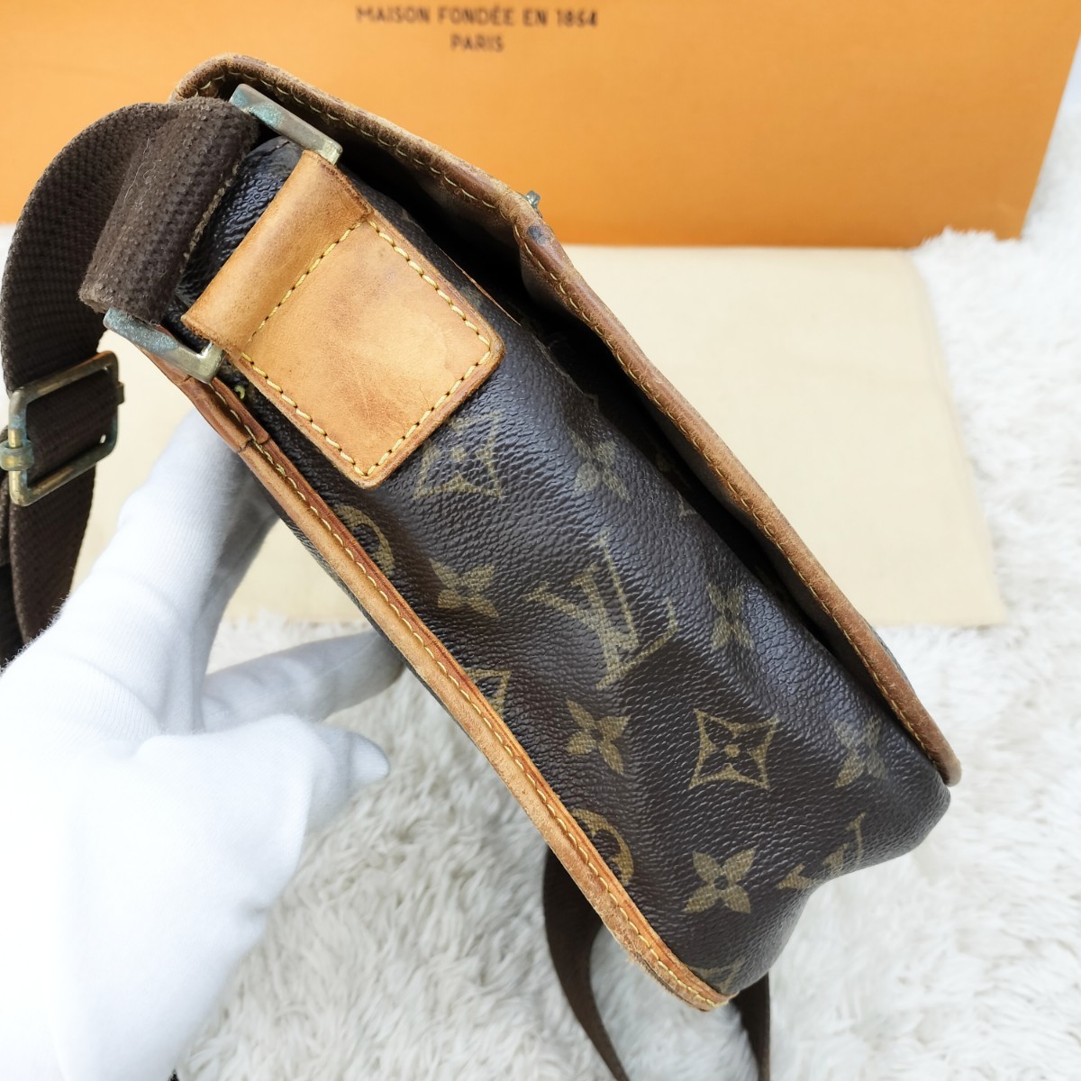 正規品 LOUISVUITTON ルイヴィトン ヴィトン ショルダーバッグ メッセンジャーバッグ ボスフォール モノグラム 斜め掛け M40106_画像4