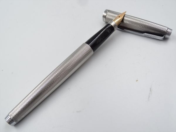 16735a PARKER パーカー 万年筆 シルバー ペン先K14 585 網目柄 吸入式_画像2