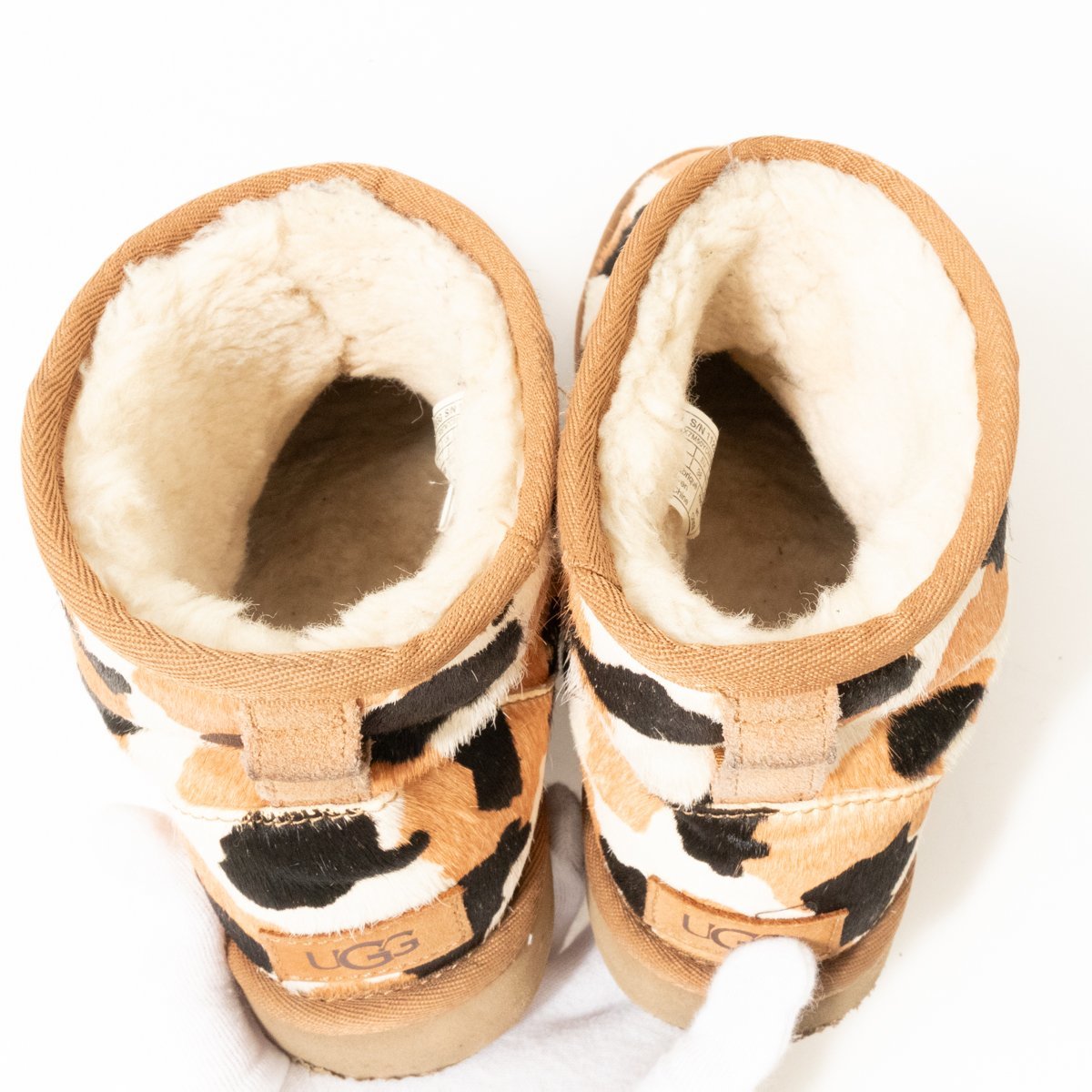 UGG アグ クラッシック カウプリント ショートブーツ 24cm EU38 ホワイト ブラック 茶系 総柄 S/N 1123353 Classic Mini Cow Print ボア 冬_画像9