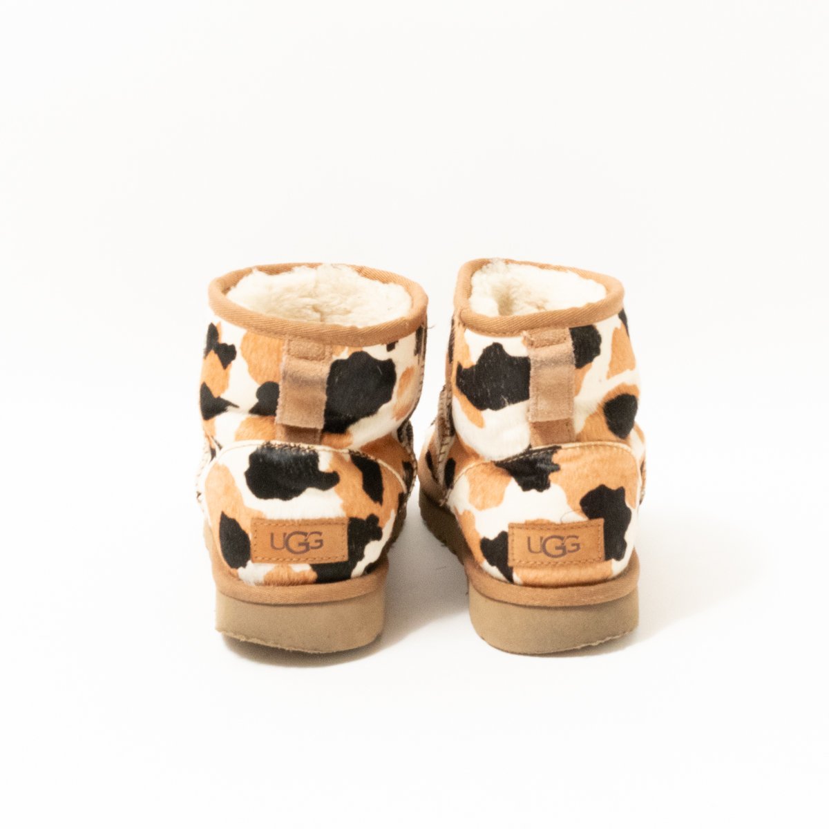 UGG アグ クラッシック カウプリント ショートブーツ 24cm EU38 ホワイト ブラック 茶系 総柄 S/N 1123353 Classic Mini Cow Print ボア 冬_画像3