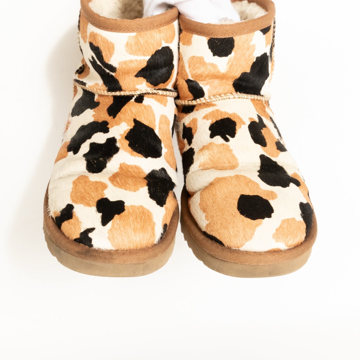 UGG アグ クラッシック カウプリント ショートブーツ 24cm EU38 ホワイト ブラック 茶系 総柄 S/N 1123353 Classic Mini Cow Print ボア 冬_画像10