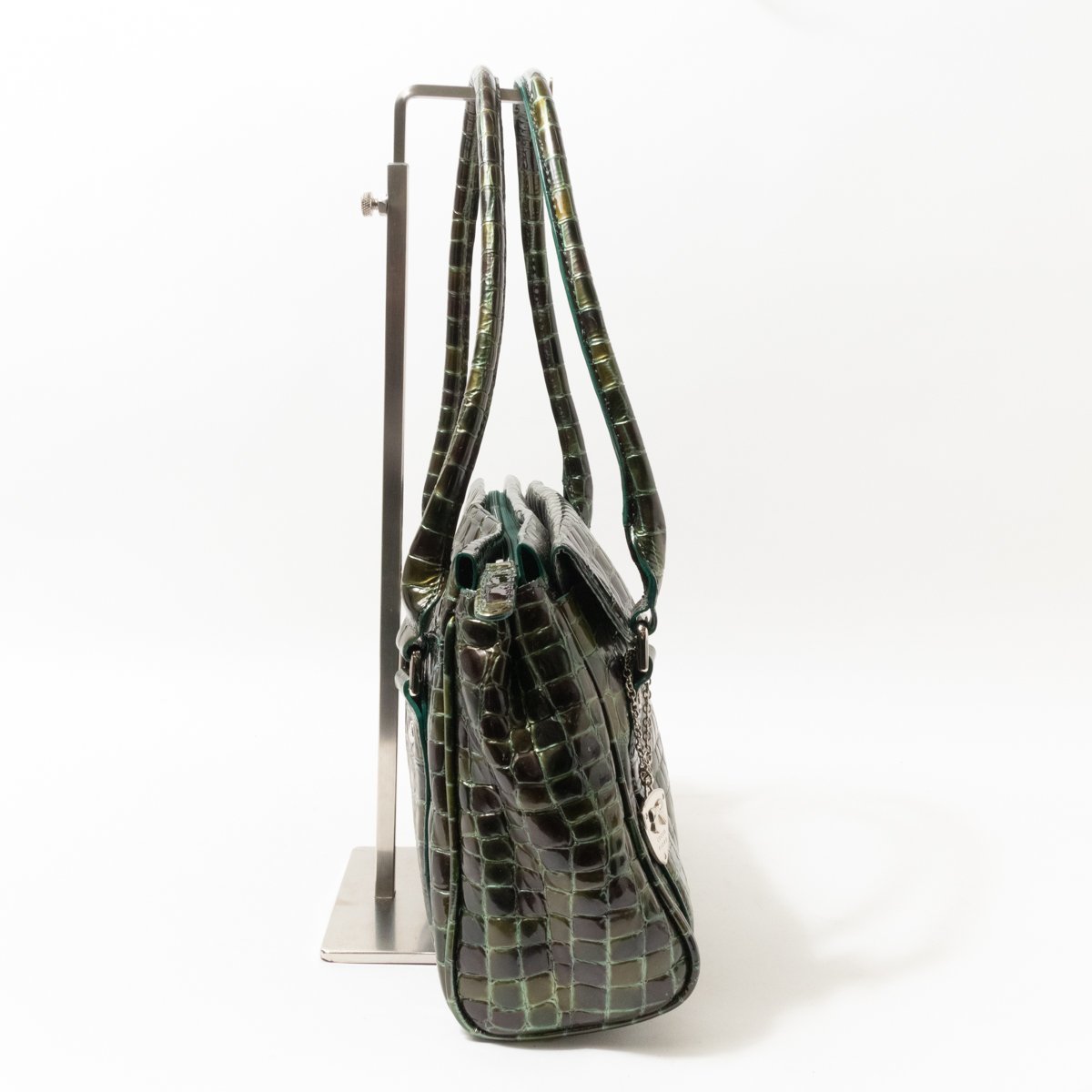COCCO FIORE コッコフィオーレ クロコ型押し トートバッグ 鞄 ファッション小物 服飾小物 エナメルレザー グリーン 緑 綺麗め カジュアルの画像3
