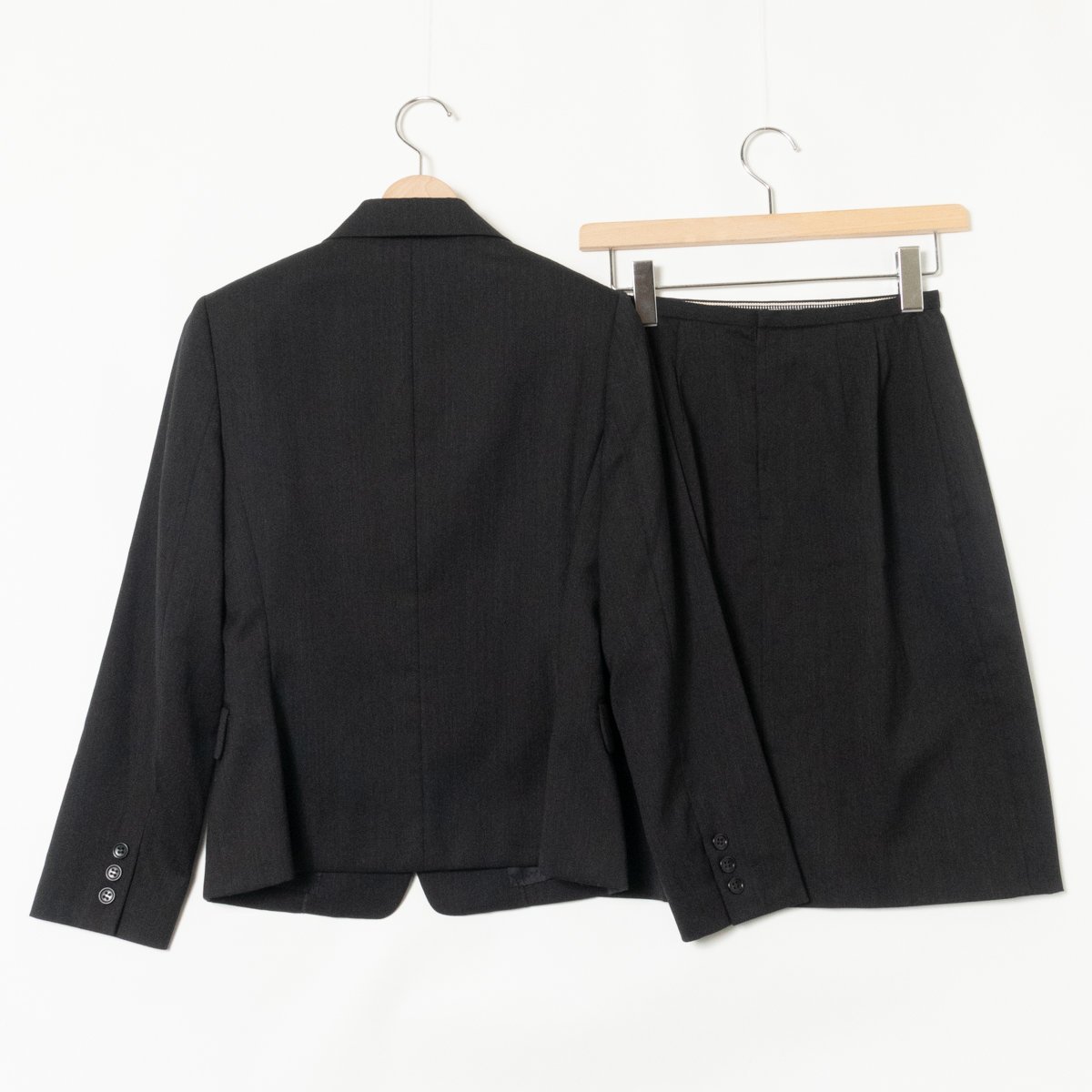 Aylesbury юбка костюм Aylesbury серый черный простой офис красивый . Basic шерсть 78% шерсть 7/7 женский сделано в Японии 