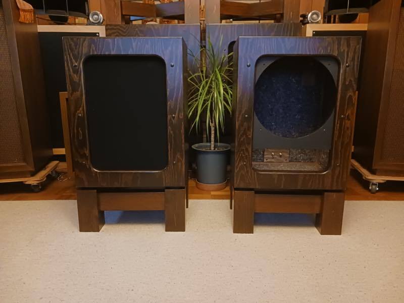 Yahoo!オークション - ALTEC 614 銀箱タイプ 国産松合板製 Yahoo!オークション - ALTEC 614 銀箱タイプ 国産松合板製