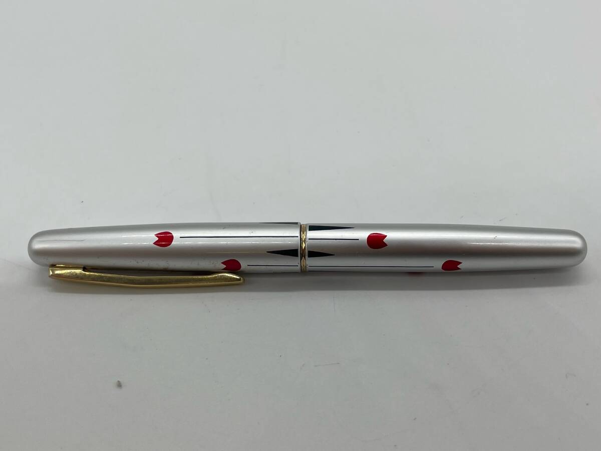 S4033 プラチナ萬年筆株式会社 万年筆 ペン先 14K 刻印有 チューリップ 花柄 プラチナ万年筆 筆記用具 プラスチック アルミ ゴールドの画像5