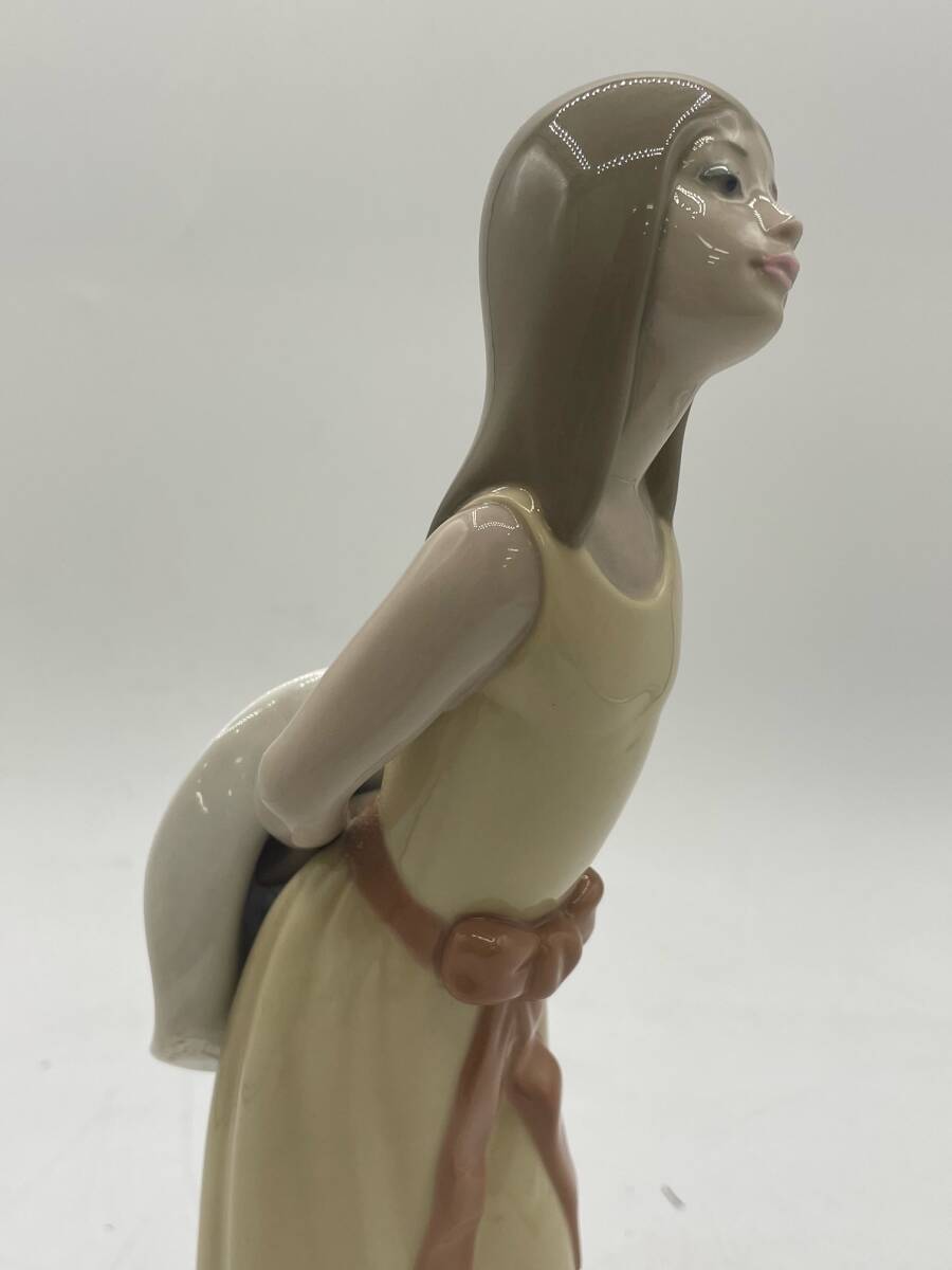 N34812 Lladro riyadoro "Manko Girl" Девушка -фигурная статуэтка фигурная керамика кукла Королева фигурмора