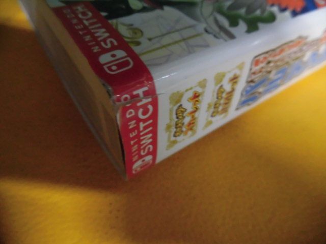 ポケットモンスター スカーレット・バイオレット 公式ガイドブック パルデア図鑑完成ガイド カバーに2センチ程度の破れの画像4