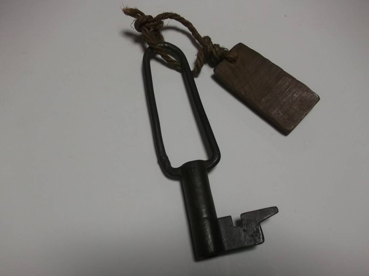 古い蔵のカギ№2 鍵 約16.5cm アンティーク 骨董 古民具 錠前 レトロの画像2