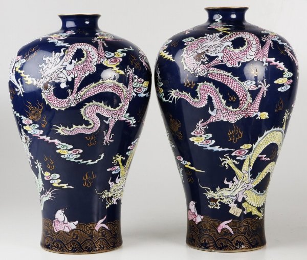 ■中国美術 大清乾隆年製 色絵粉彩雲竜文花瓶 一対 高さ約38㎝■_画像2