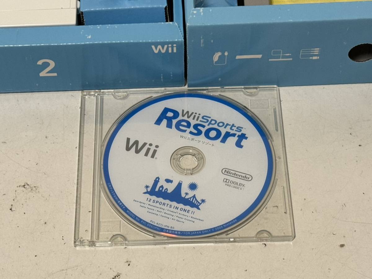 【海外仕様 / 本体美品】【任天堂 Wii 本体 リモコン アダプタ AVケーブル センサーバー ヌンチャク モーションプラス スポーツリゾート】_画像3