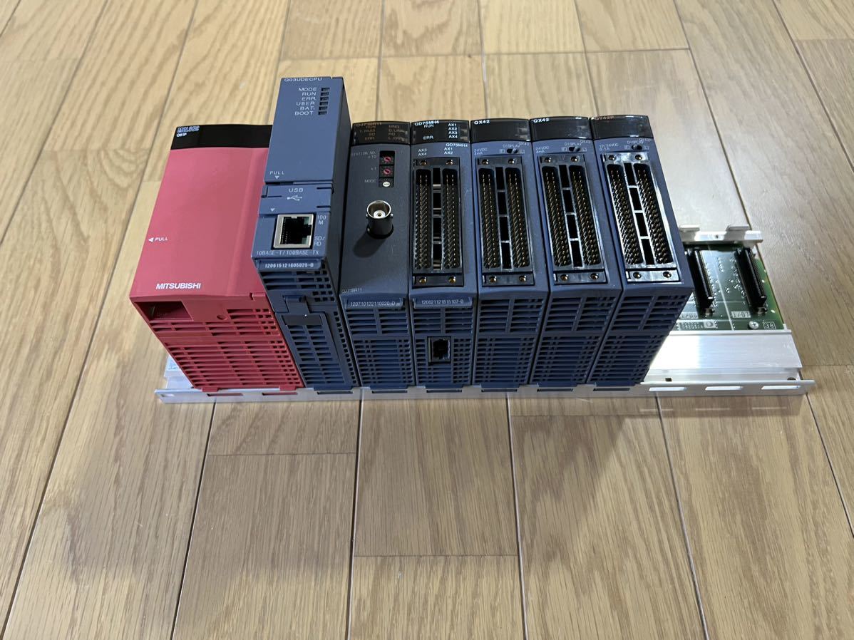Mitsubishi 三菱電機 PLC シーケンサ Q38B Q61P Q03UDECPU Mitsubishi 三菱電機 PLC シーケンサ Q38B Q61P Q03UDECPU