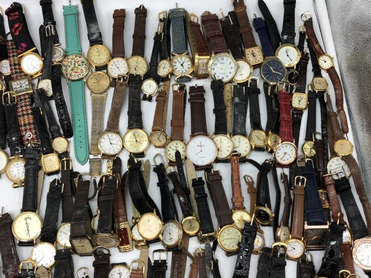 動作未確認品 ジャンク ゴールドカラー 金色 腕時計 300本以上 SEIKO/CASIO/CITIZEN ブランド まとめ売り 大量 まとめて_画像3
