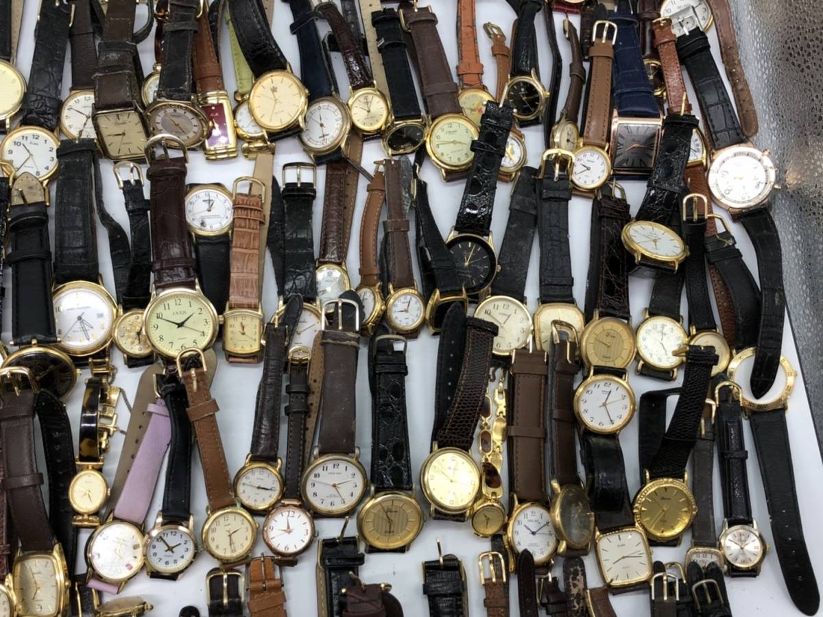 動作未確認品 ジャンク ゴールドカラー 金色 腕時計 300本以上 SEIKO/CASIO/CITIZEN ブランド まとめ売り 大量 まとめて_画像5