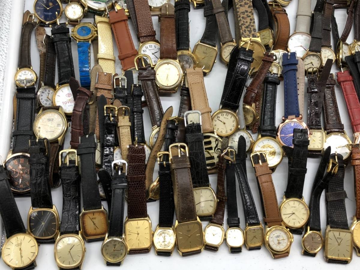 動作未確認品 ジャンク ゴールドカラー 金色 腕時計 300本以上 SEIKO/CASIO/CITIZEN ブランド まとめ売り 大量 まとめて_画像6