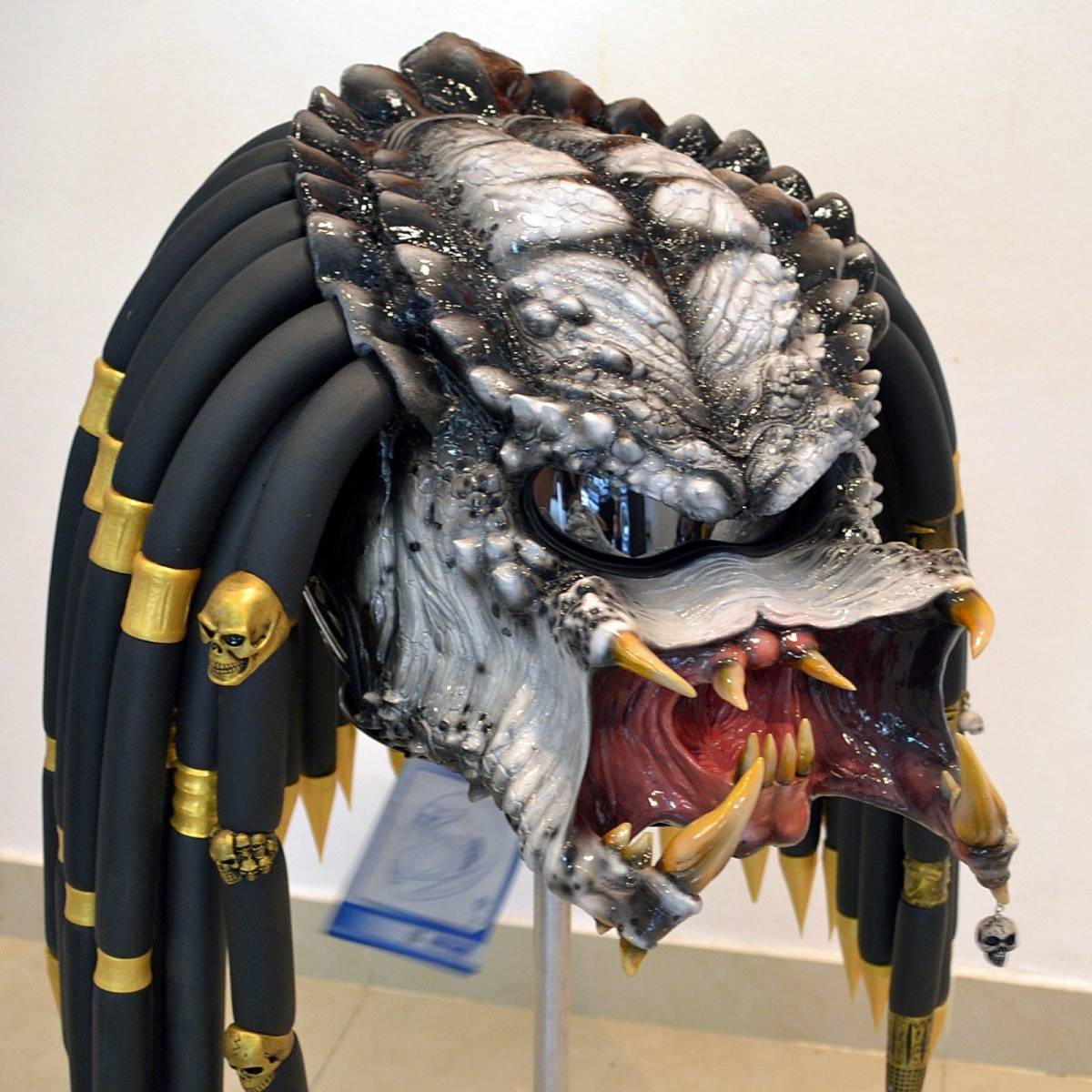 ヤフオク 海外限定 Predator Motorcycle Helmet プレデタ