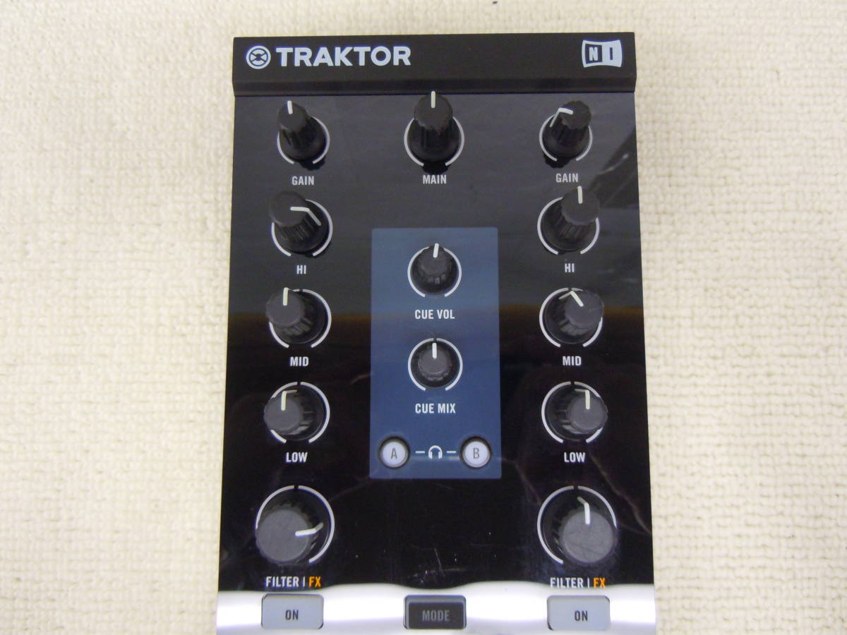 A831 美品 動確済 Native Instruments NI TRAKTOR KONTROL Z1 DJミキサー コントローラー 高品質 オーディオインターフェイス搭載_画像2