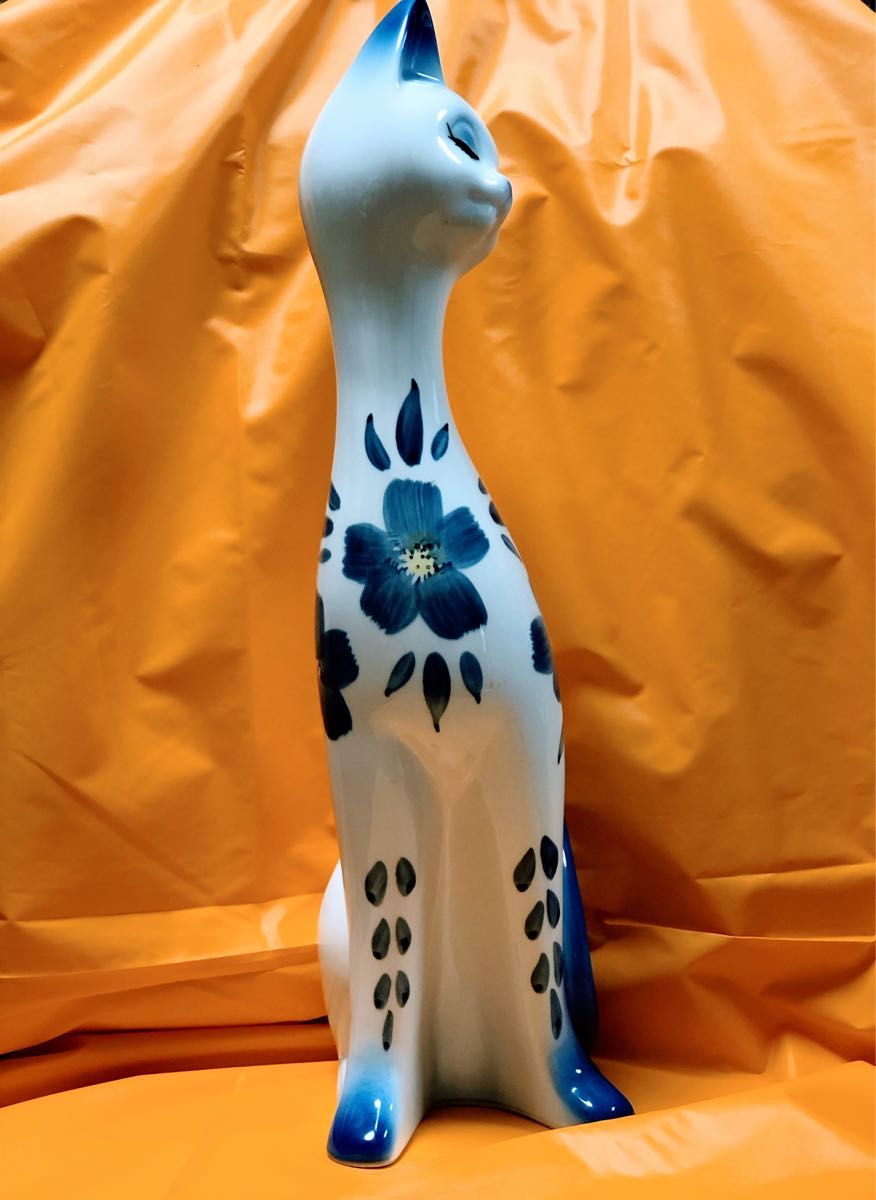 懐かしい昭和レトロポップな可愛いブルーキャット 花柄の猫 懐かしい昭和レトロポップな可愛いブルーキャット 花柄の猫
