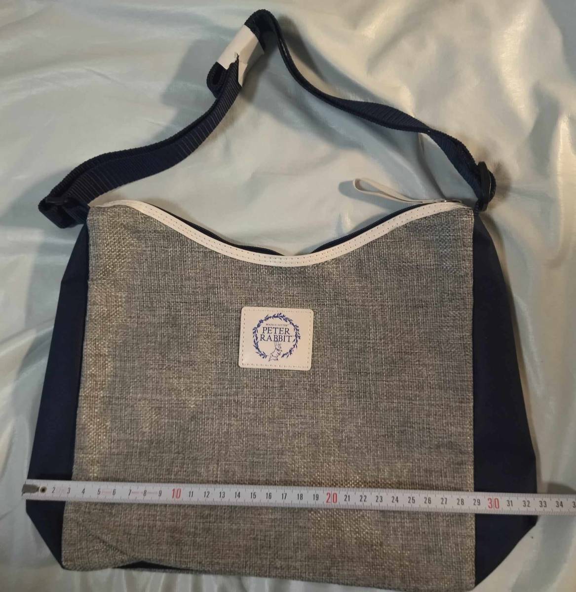 非売品 三菱UFJ信託銀行 限定 ピーターラビット ショルダーバックバッグ Mitsubishi UFJ Trust and Banking Peter Rabbit shoulder bag