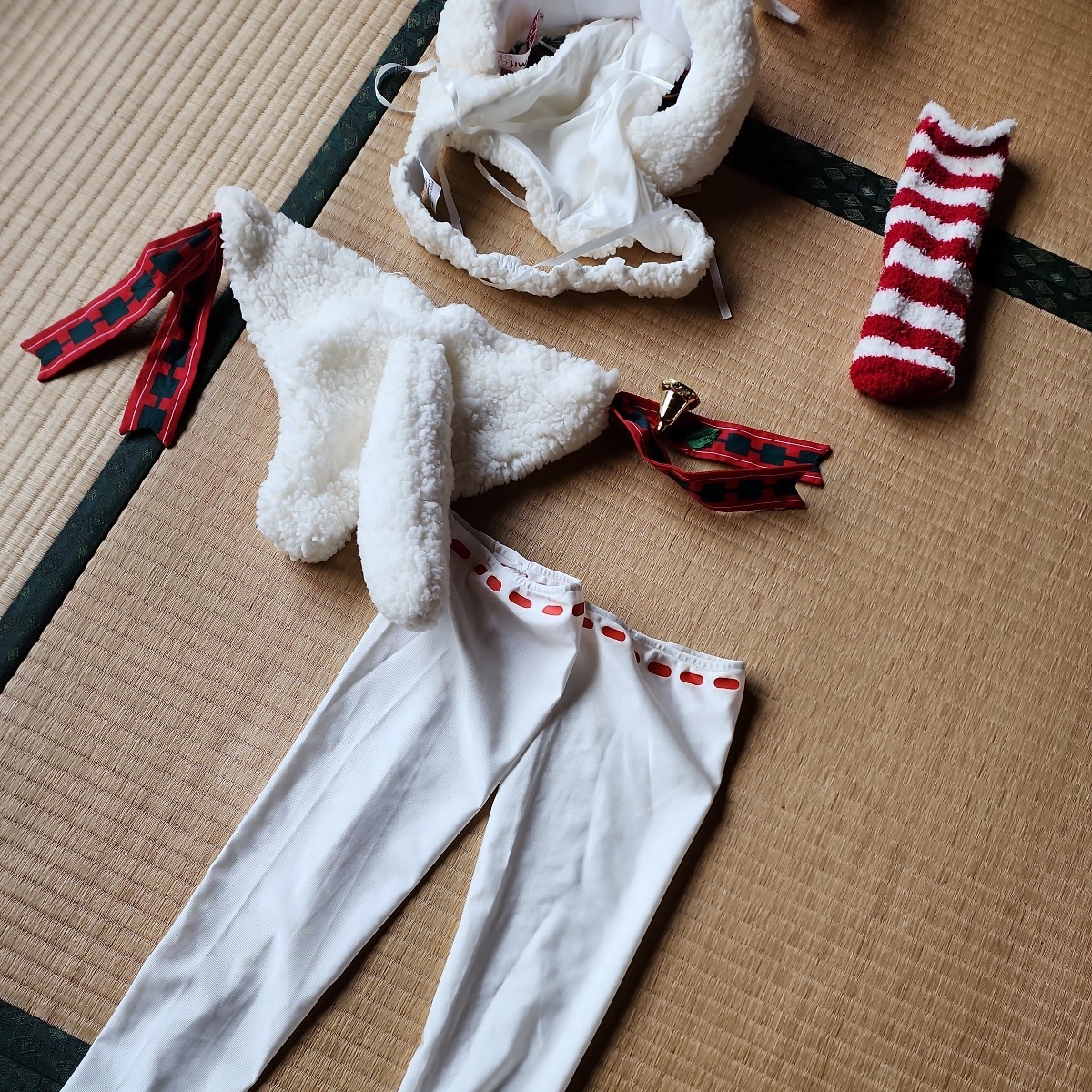 Fate/GrandOrder　静謐のハサンクリスマス礼装 メリー・シープ　Mサイズ　白いモコモコ　赤と緑とベル付き　カチューシャあり_画像9