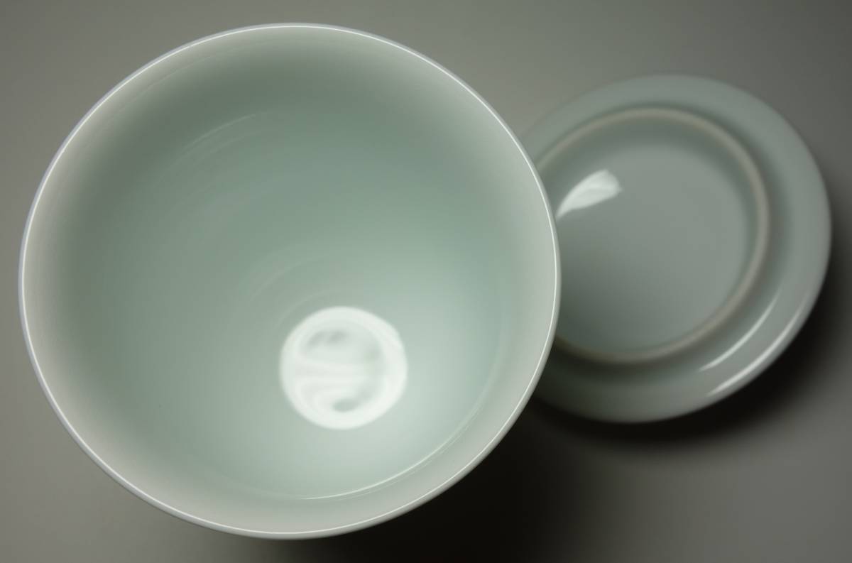 昭和バブル期高級茶器　白磁　手彫り・芍薬（美人を彷彿）図　蓋付き　煎茶器_画像3