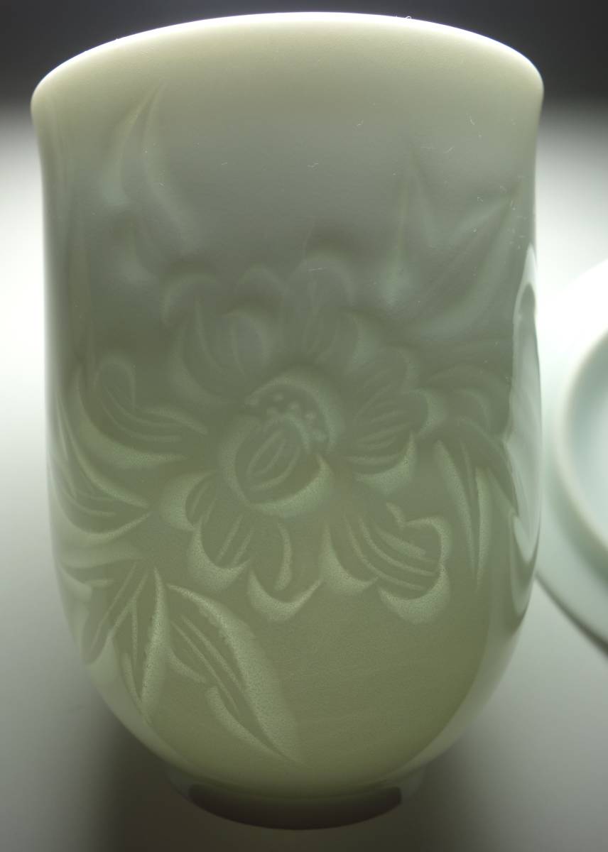 昭和バブル期高級茶器　白磁　手彫り・芍薬（美人を彷彿）図　蓋付き　煎茶器_画像7